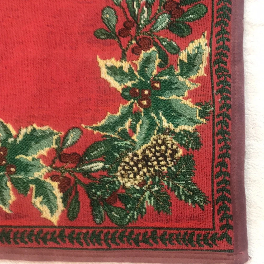 Holly & Acorn Mat